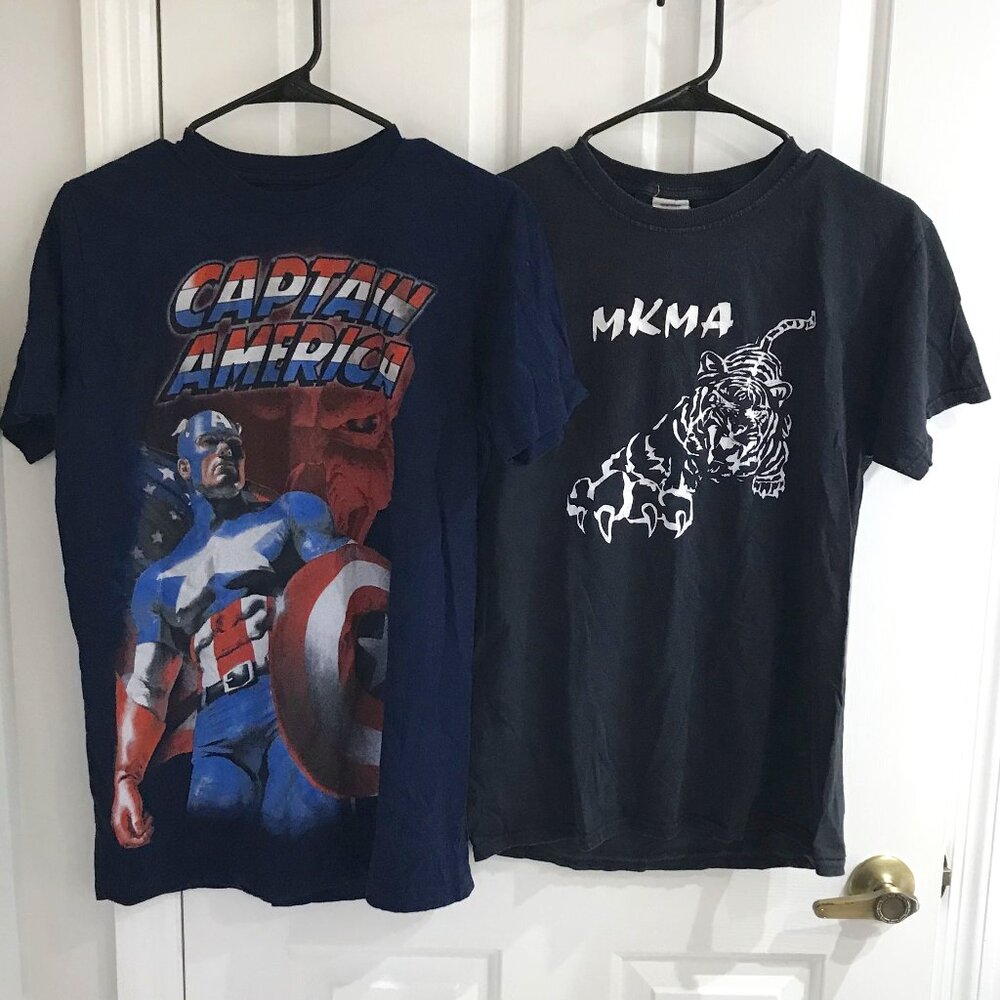 2 Boys Medium T-Shirts Captain America / Martial Arts